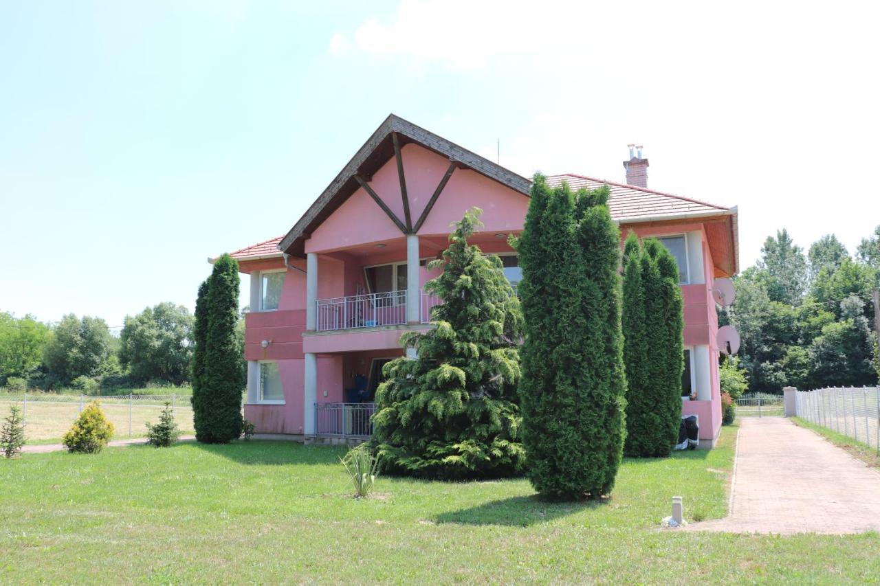 Liget Apartmanhaz Kehidakustány Dış mekan fotoğraf